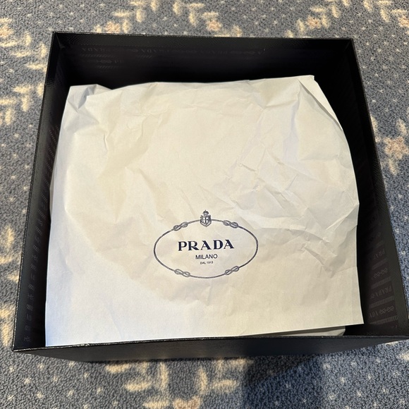 Prada Black Logo Nylon Bucket Hat in XS - Picture 11 of 14